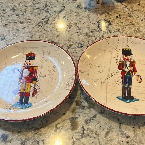 Williams Sonoma Set (2) Nutcracker Salad Plates 8.5" Discontinued EUC - Picture 1 of 6